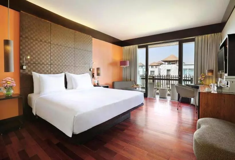 اتاق لوکس با چشم‌انداز باغ, Pullman Bali Legian Beach