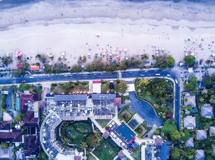 اتاق لوکس با چشم‌انداز باغ, Pullman Bali Legian Beach