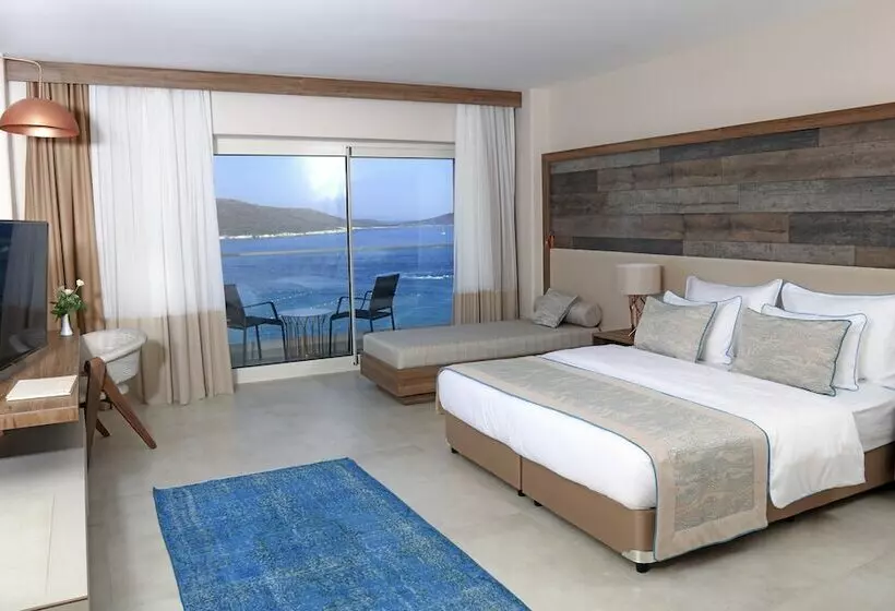 オーシャンビュースーペリアールーム, Design Plus Seya Beach