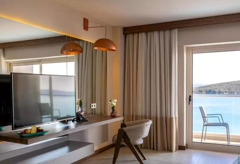 オーシャンビュースーペリアールーム, Design Plus Seya Beach
