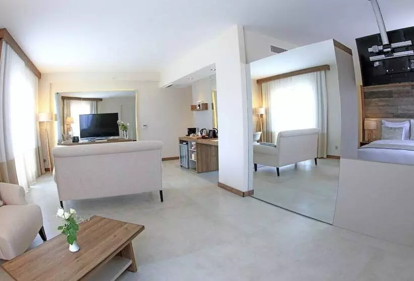 スイート, Design Plus Seya Beach