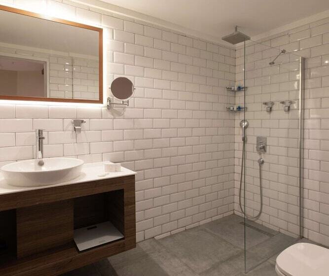 اتاق لوکس با چشمانداز دریا, Design Plus Seya Beach