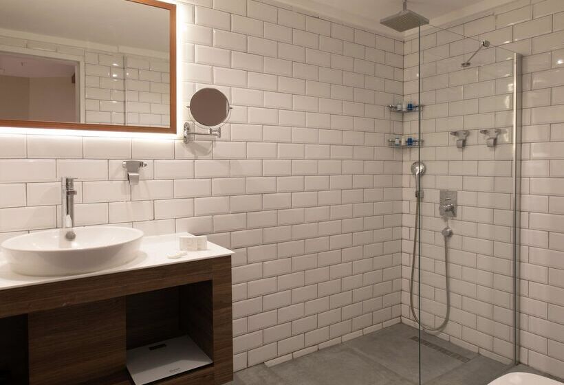 اتاق لوکس با چشمانداز دریا, Design Plus Seya Beach