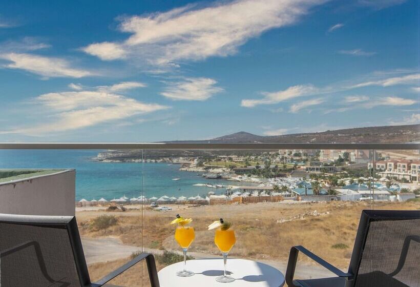 اتاق سوپریور با چشمانداز جانبی دریا, Design Plus Seya Beach