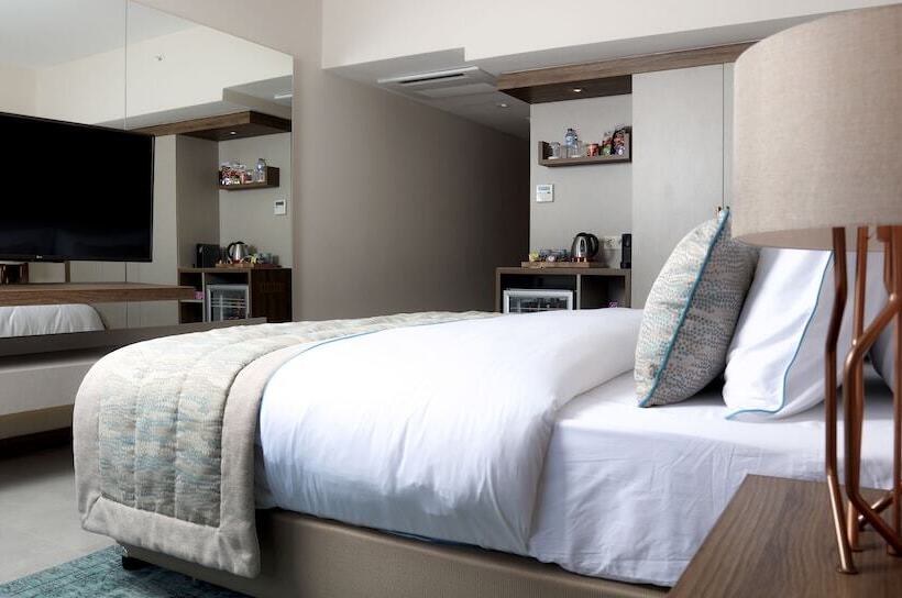 اتاق سوپریور با چشمانداز جانبی دریا, Design Plus Seya Beach