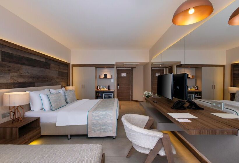 اتاق لوکس با چشمانداز دریا, Design Plus Seya Beach