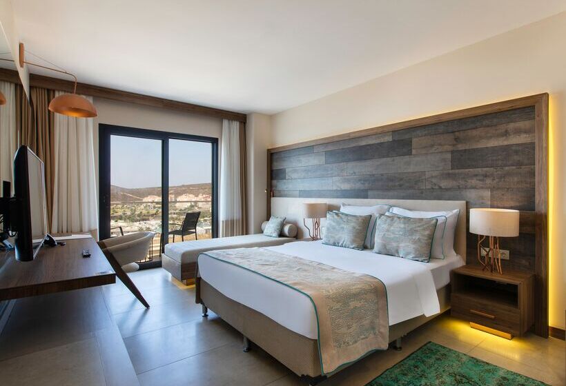 اتاق لوکس با چشمانداز دریا, Design Plus Seya Beach