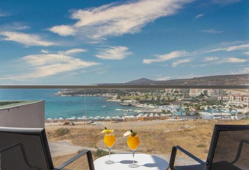 اتاق سوپریور با چشمانداز جانبی دریا, Design Plus Seya Beach