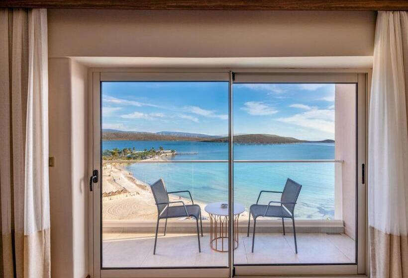 اتاق لوکس با چشمانداز دریا, Design Plus Seya Beach