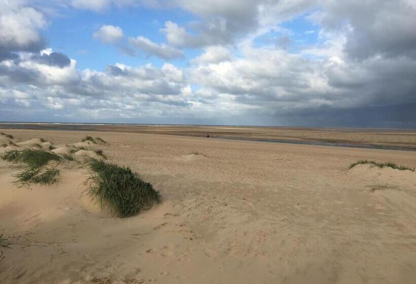 标准单人间, The Kensington