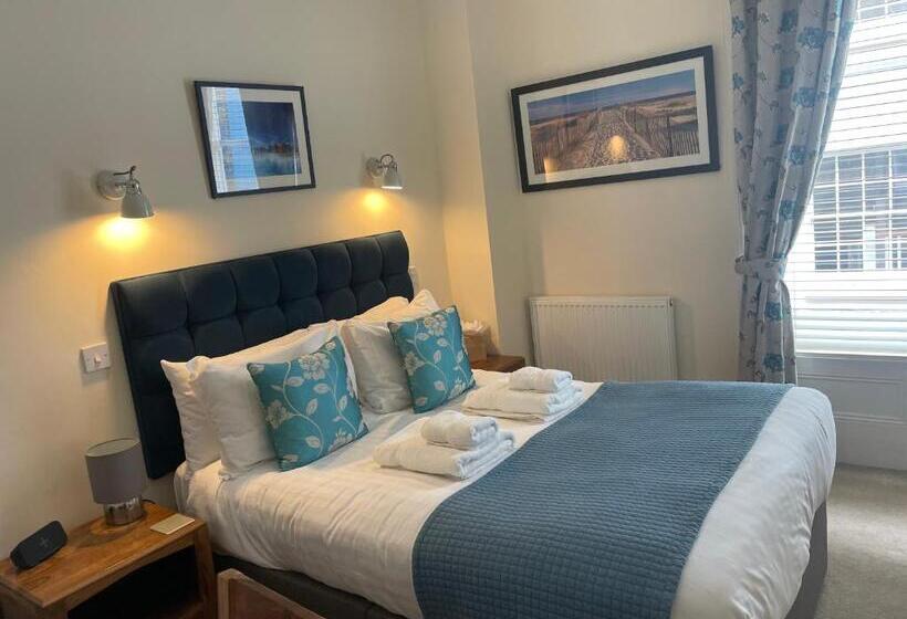 スタンダードルーム, The Red Lion