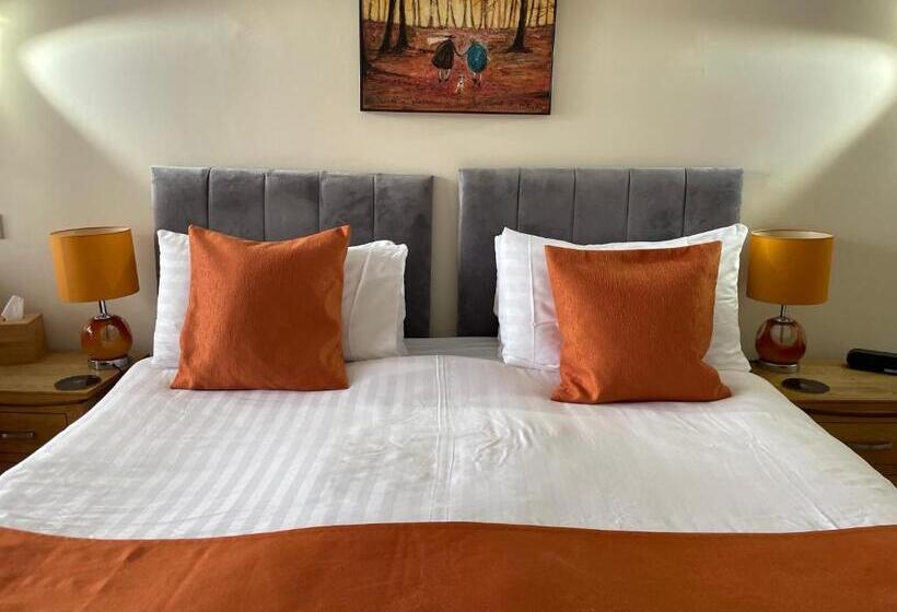 オーシャンビュースーペリアールーム, The Red Lion