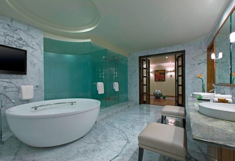 اتاق کلاب, The Westin Pune Koregaon Park