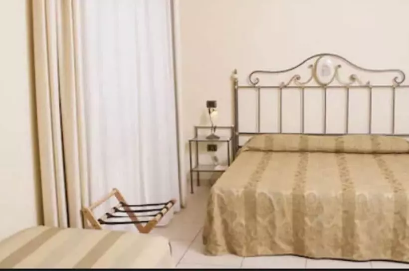 Standard Kolmen Hengen Huone, Villa Fiorita