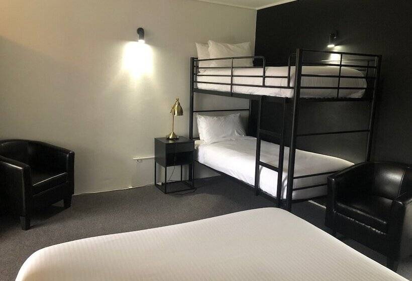 家庭间, Matador Motor Inn