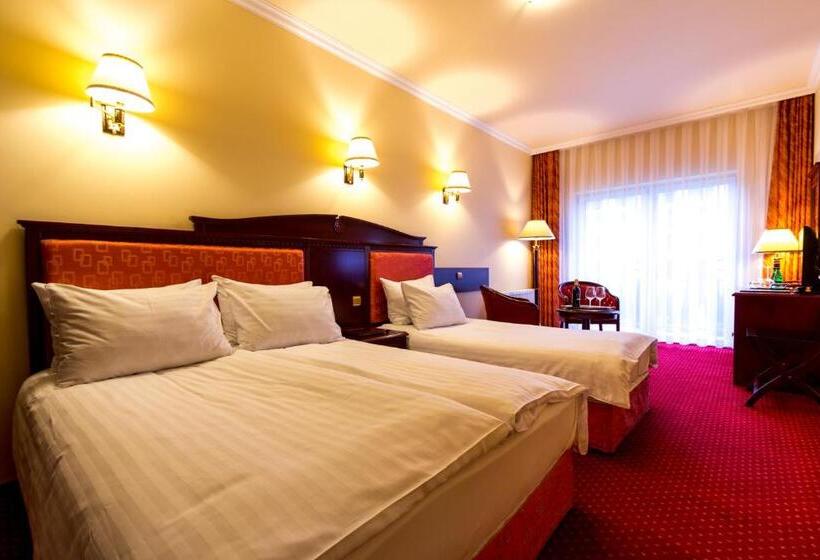 اتاق استاندارد سه نفره, Royal Park Hotel & Spa