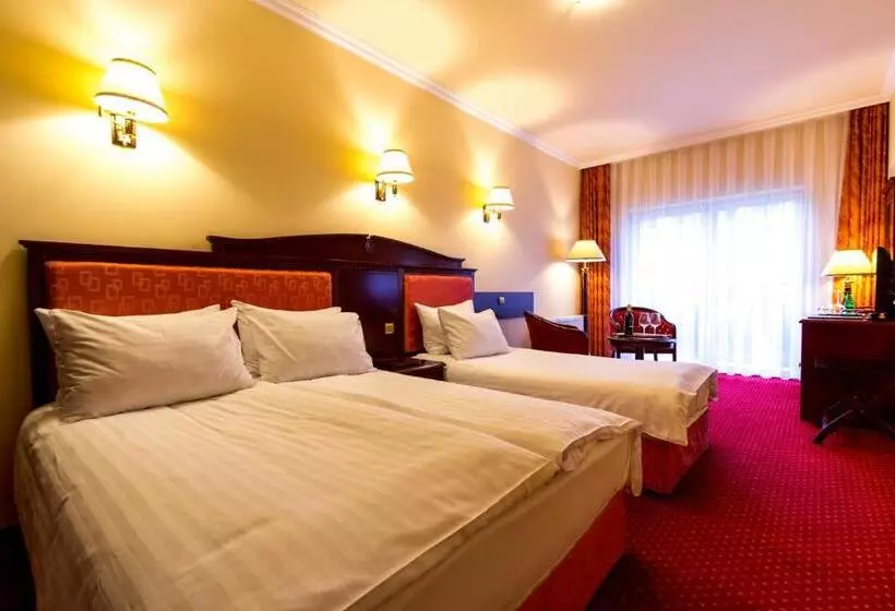 اتاق استاندارد سه نفره, Royal Park Hotel & Spa