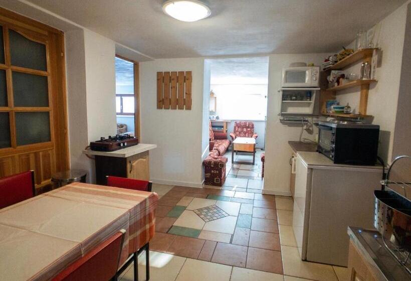 شقة غرفتين, Chalupa V Západných Tatrách