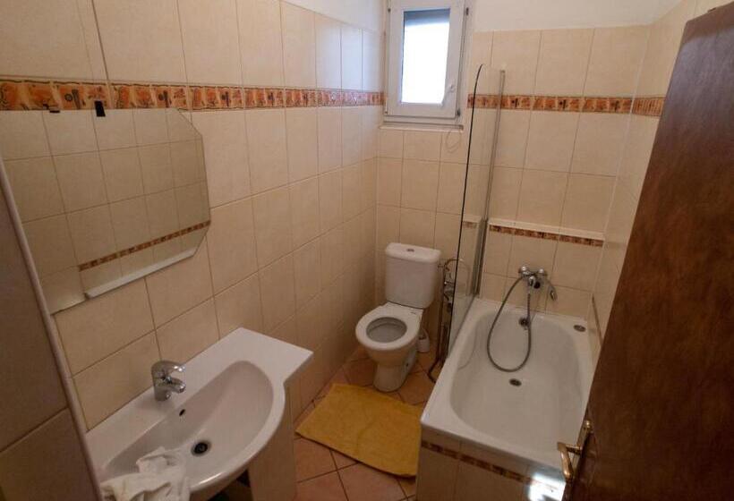 شقة 3 غرف, Chalupa V Západných Tatrách