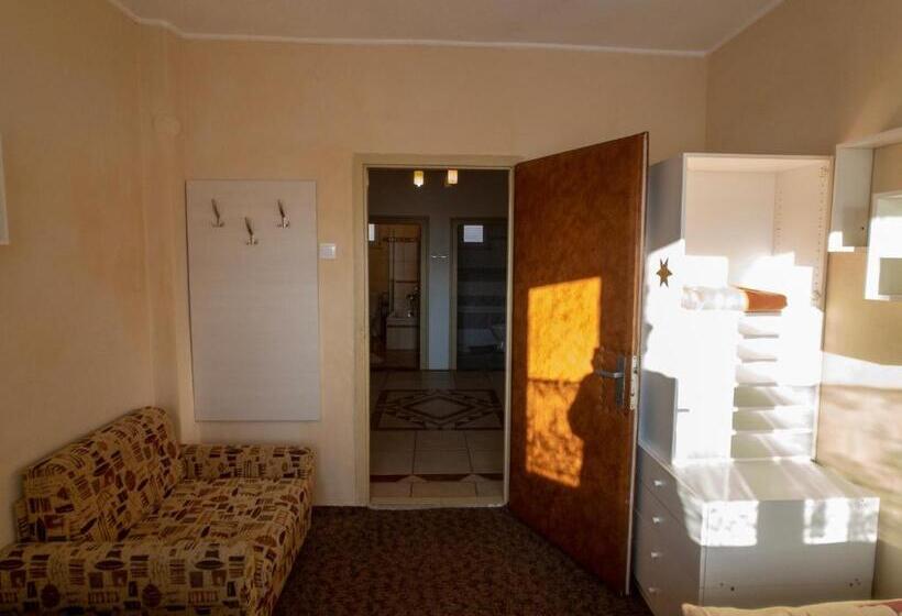 شقة 3 غرف, Chalupa V Západných Tatrách