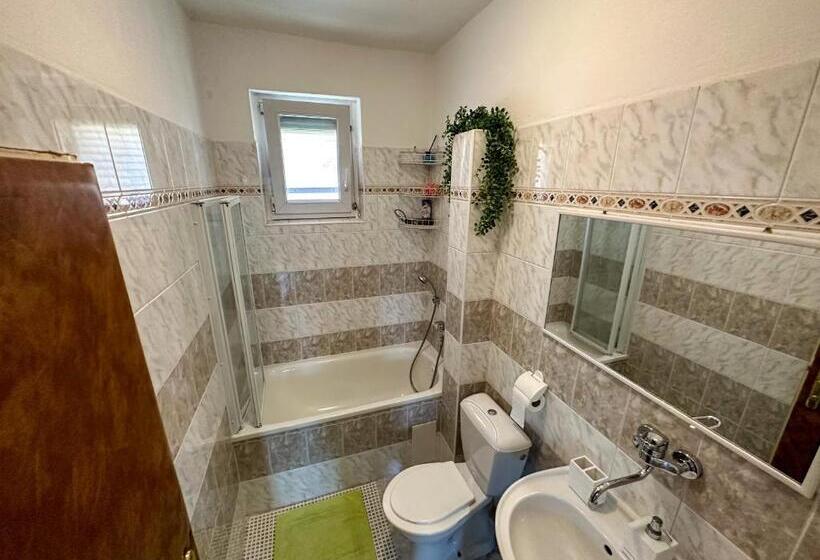 شقة 3 غرف, Chalupa V Západných Tatrách