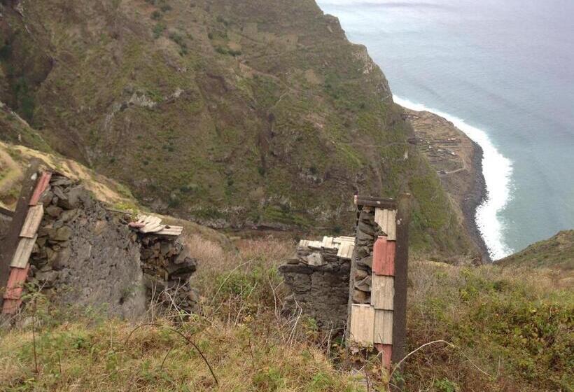 スタンダードスタジオ, Pensão Fernandes