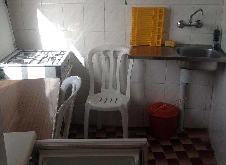 スタンダードスタジオ, Pensão Fernandes