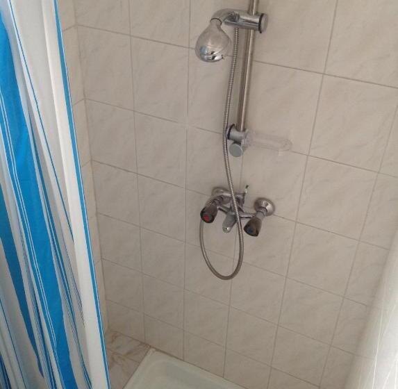 スタンダードスタジオ, Pensão Fernandes