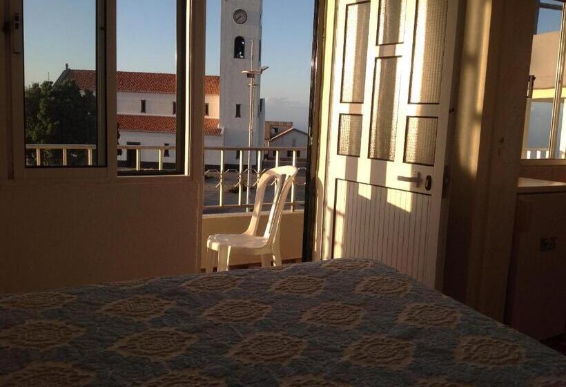 スタンダードスタジオ, Pensão Fernandes