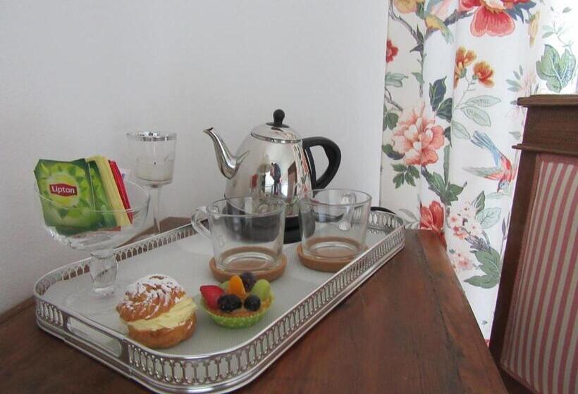 اتاق لوکس با چشمانداز دریا, B&b Le Palme