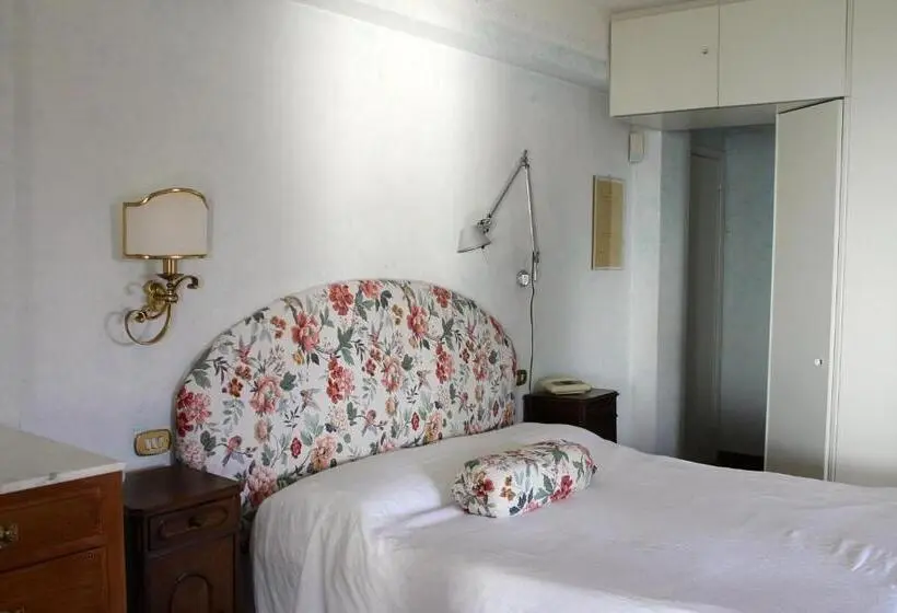 オーシャンビューデラックスルーム, B&b Le Palme