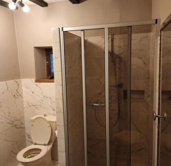 ガーデンビュースタンダードルーム, La Commanderie