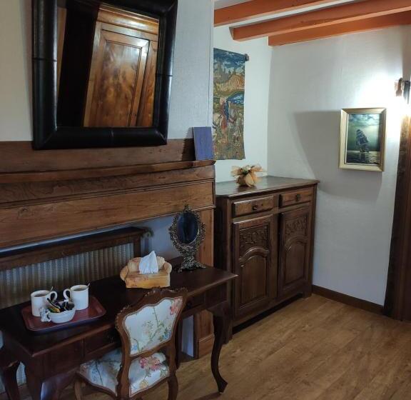 ガーデンビュースタンダードルーム, La Commanderie