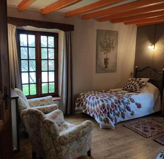 ガーデンビュースタンダードルーム, La Commanderie