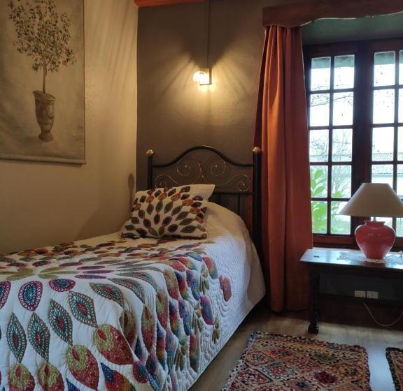 ガーデンビュースタンダードルーム, La Commanderie