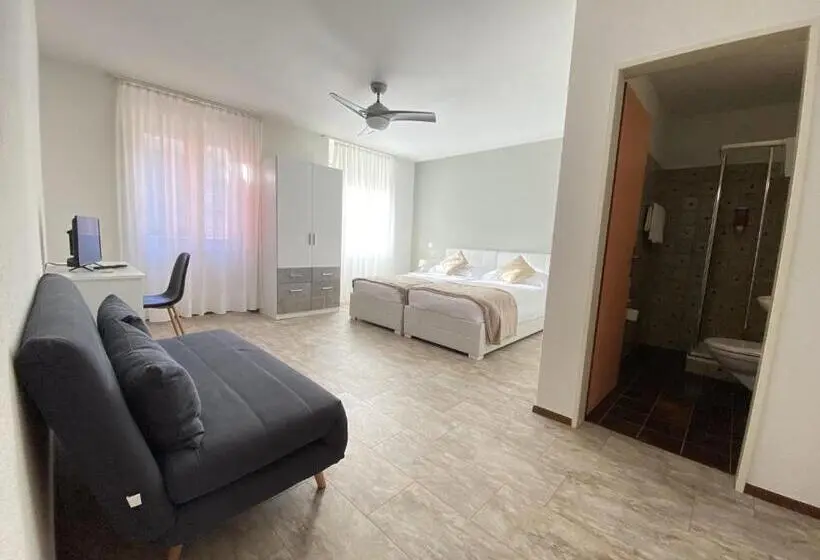 デラックスファミリールーム, Albergo Stazione