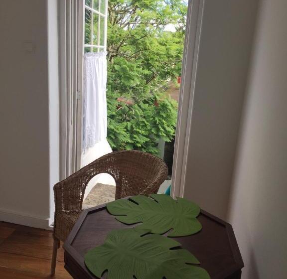 سوئیت جونیور با تراس, Casa Do Populo