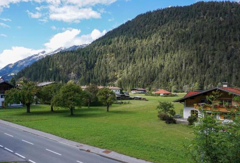 Апартаменты 2 Спальни, Haus Petra