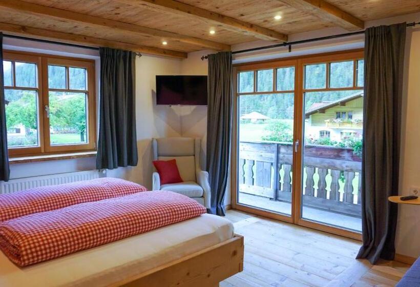 Номер Стандарт с Балконом, Haus Petra
