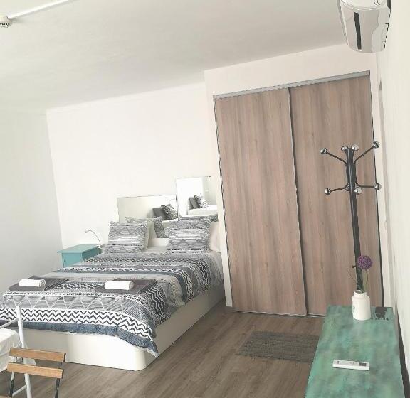 家庭间, Taah Billa Guest House