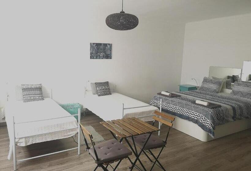 家庭间, Taah Billa Guest House