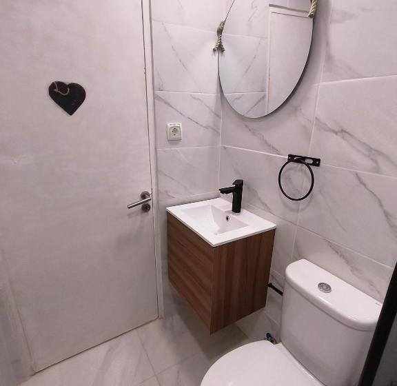 家庭间, Taah Billa Guest House