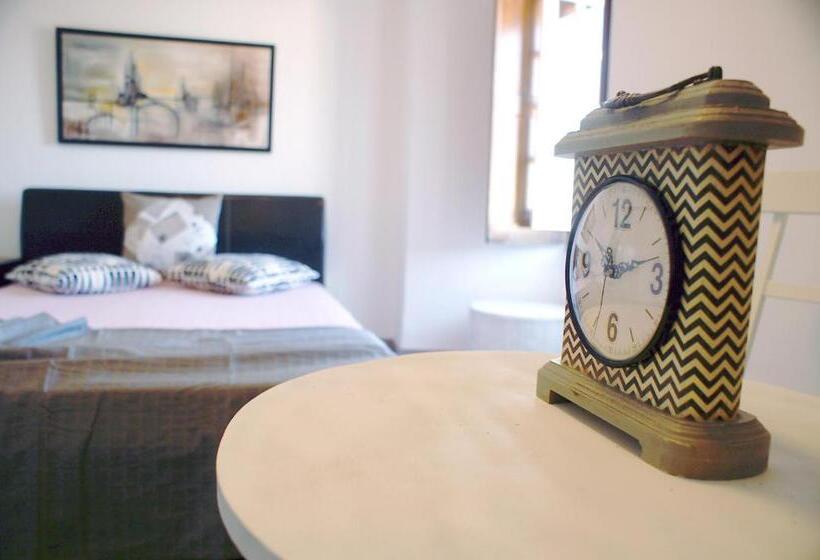 Номер Стандарт Вид на Реку, Taah Billa Guest House