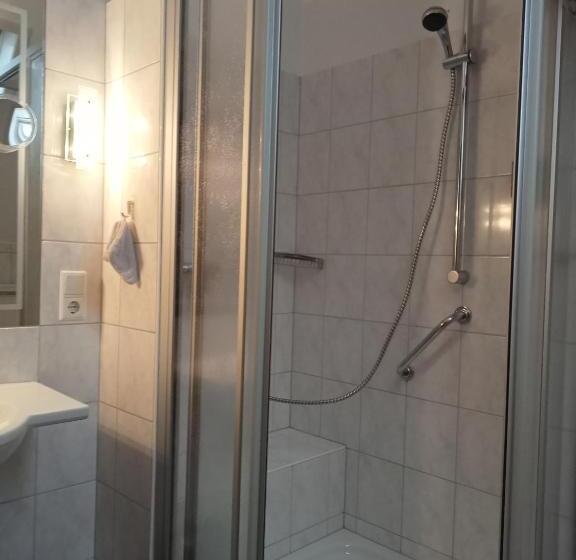 발코니가 있는 4인용 스탠다드 룸, Gasthof Walhalja