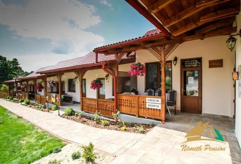 Habitació Quàdruple Estàndard Vista Jardí, Németh Resort