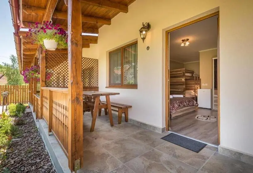 Habitació Quàdruple Estàndard Vista Jardí, Németh Resort