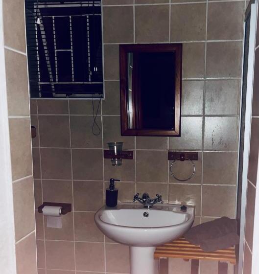 스탠다드 싱글 룸, Revenir