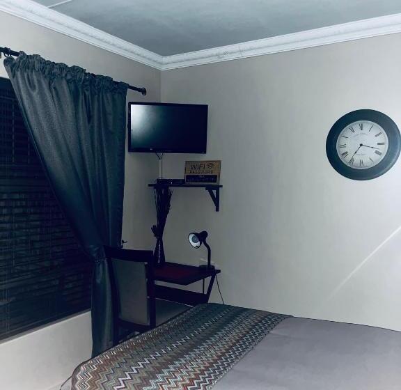 스탠다드 싱글 룸, Revenir