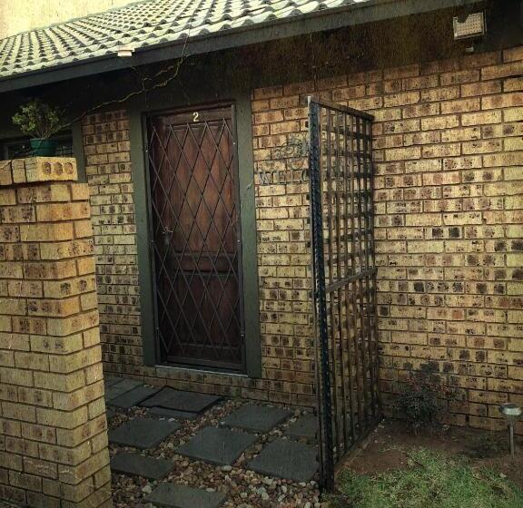 스탠다드 싱글 룸, Revenir