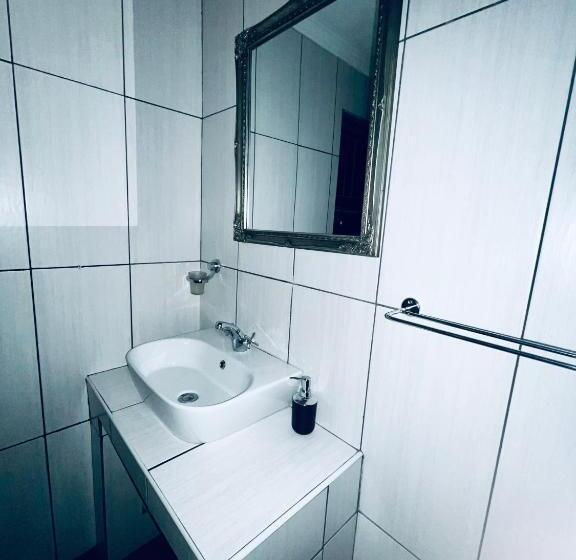 패밀리 룸, Revenir